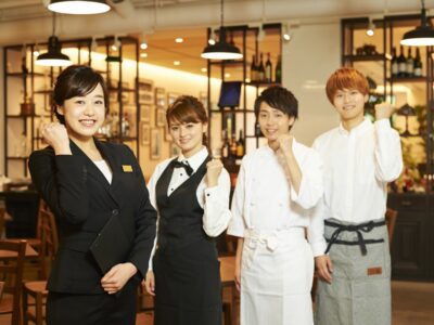 館内全般業務